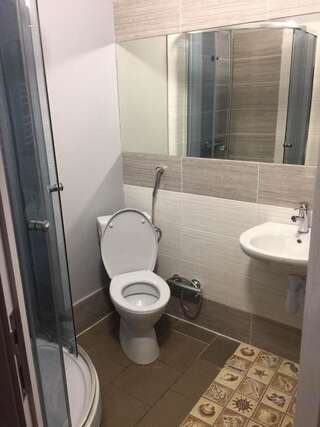 Хостелы Хостел Lutsk G84 Луцк Бюджетный двухместный номер с 2 отдельными кроватями-2